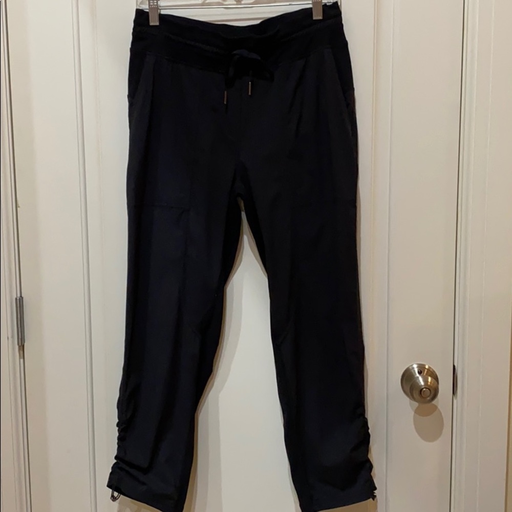 Lululemon Athletically Dance Studio Crop